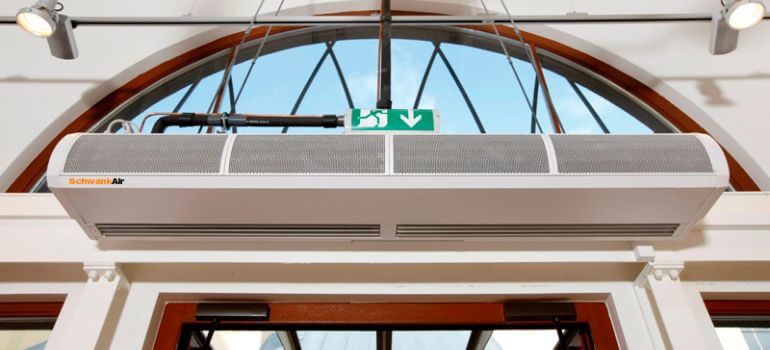 The Best Air Curtains for Restaurants: Keeping Comfort and Efficiency in Check