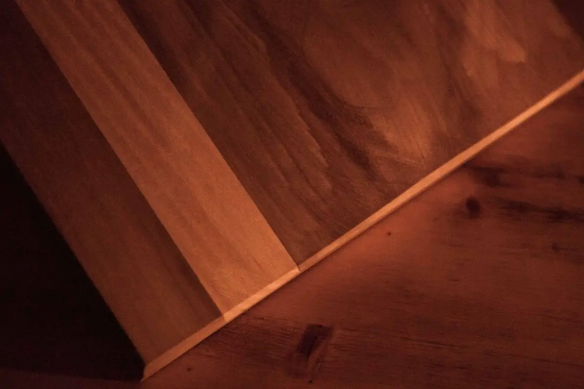 Dark Walnut vs Jacobean