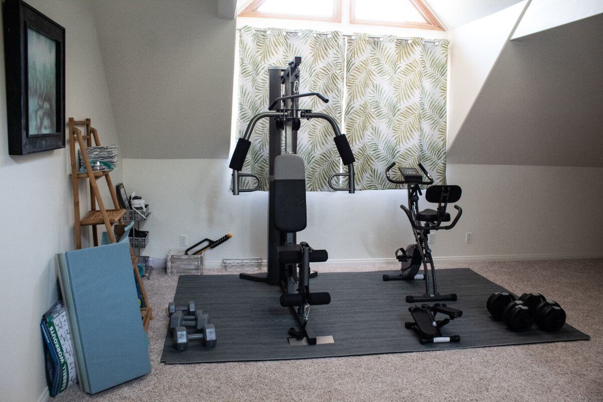 How to Decorate Around Home Gym Equipment
