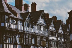 Read more about the article How to Decorate a Tudor Home