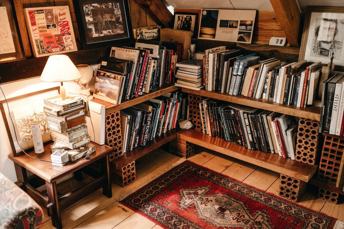 How to decorate a home library