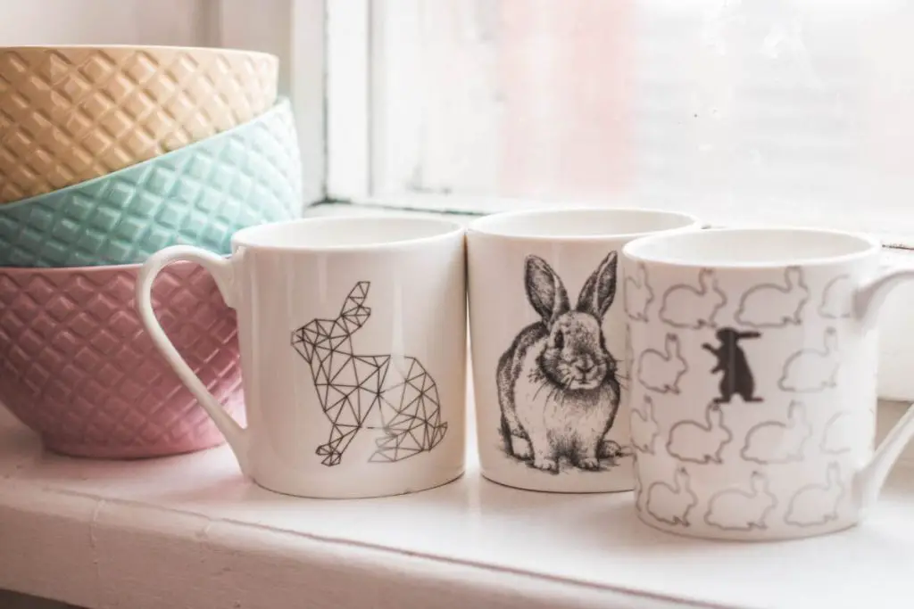How to decorate mugs at home