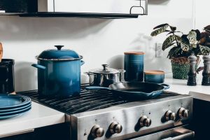 Read more about the article Le Creuset vs Staub Cast Iron Skillet: Which One is the Best?