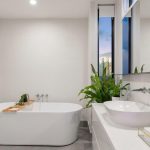 Drop-in vs. Undermount Tubs: Which is the Right Choice for Your Bathroom?