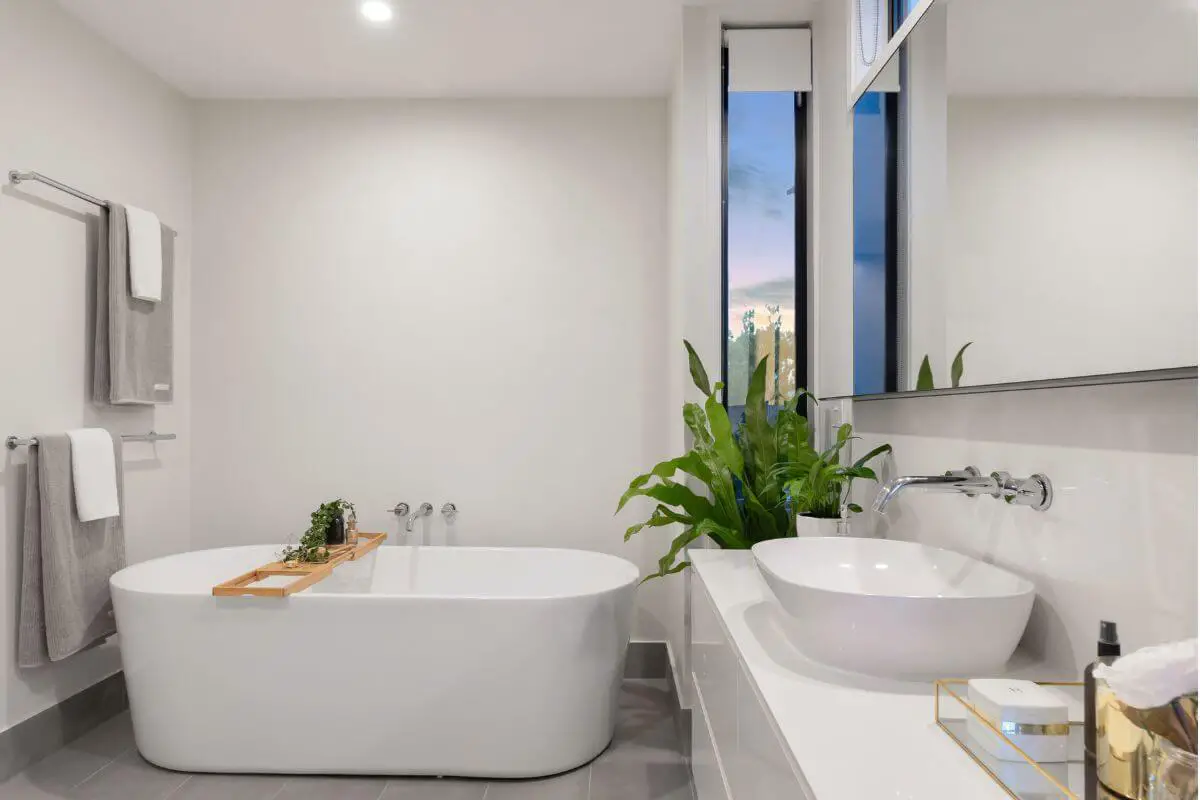 Read more about the article Drop-in vs. Undermount Tubs: Which is the Right Choice for Your Bathroom?