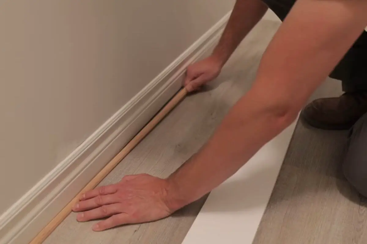 Read more about the article Quarter Round vs No Quarter Round: Which Baseboard Trim is Right for You?