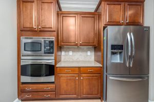 Read more about the article Advantium vs. Convection Microwave: Which Cooking Appliance Is Right for You?
