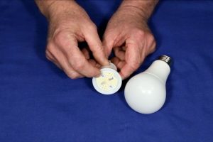 Read more about the article GU35 vs GU24: Understanding Two Common Light Bulb Bases