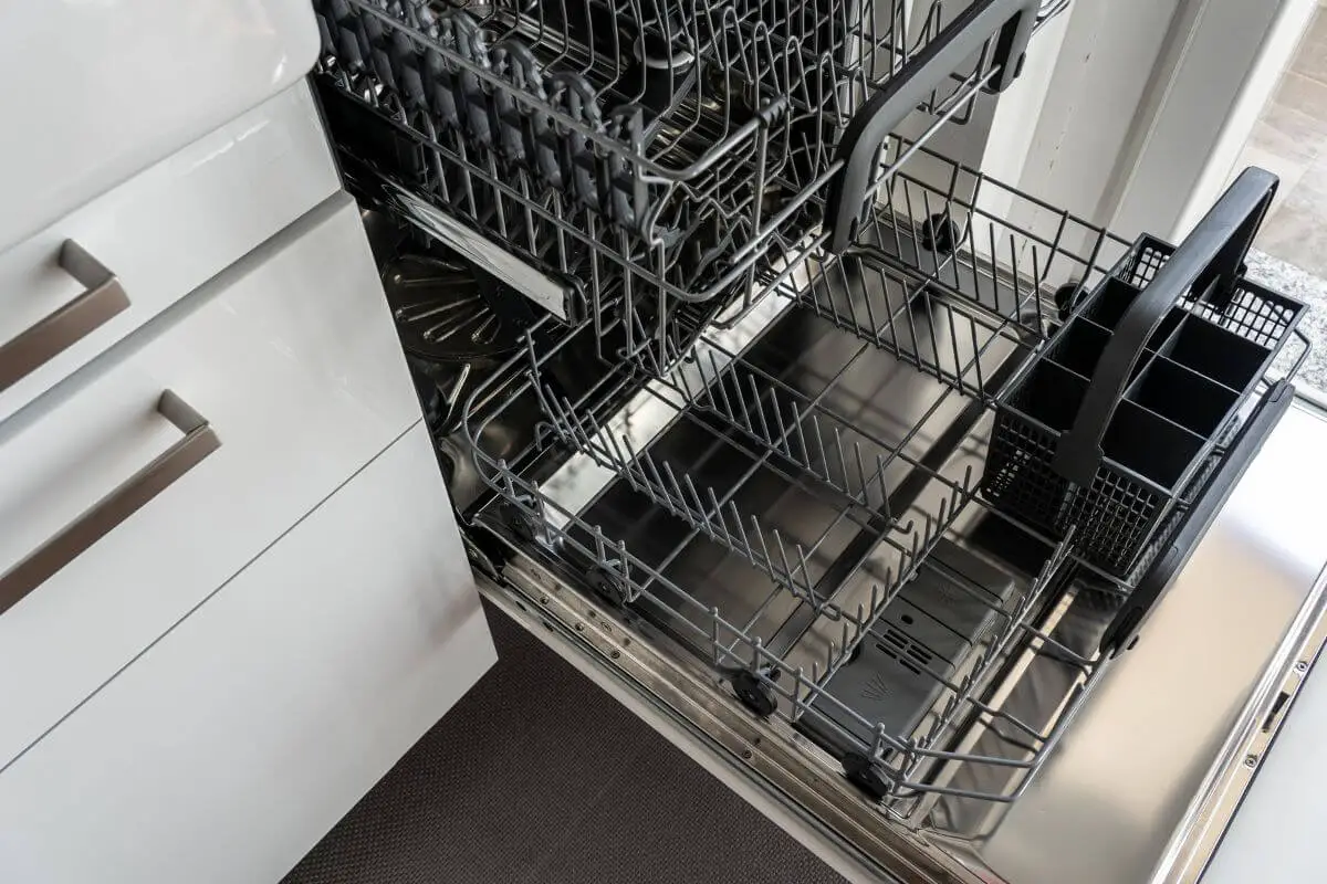 GE Profile vs Bosch Dishwasher: Making the Right Choice for Your