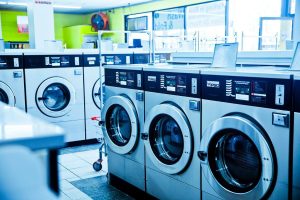 Read more about the article Samsung vs. Maytag Washer: Making the Right Choice for Your Laundry Needs