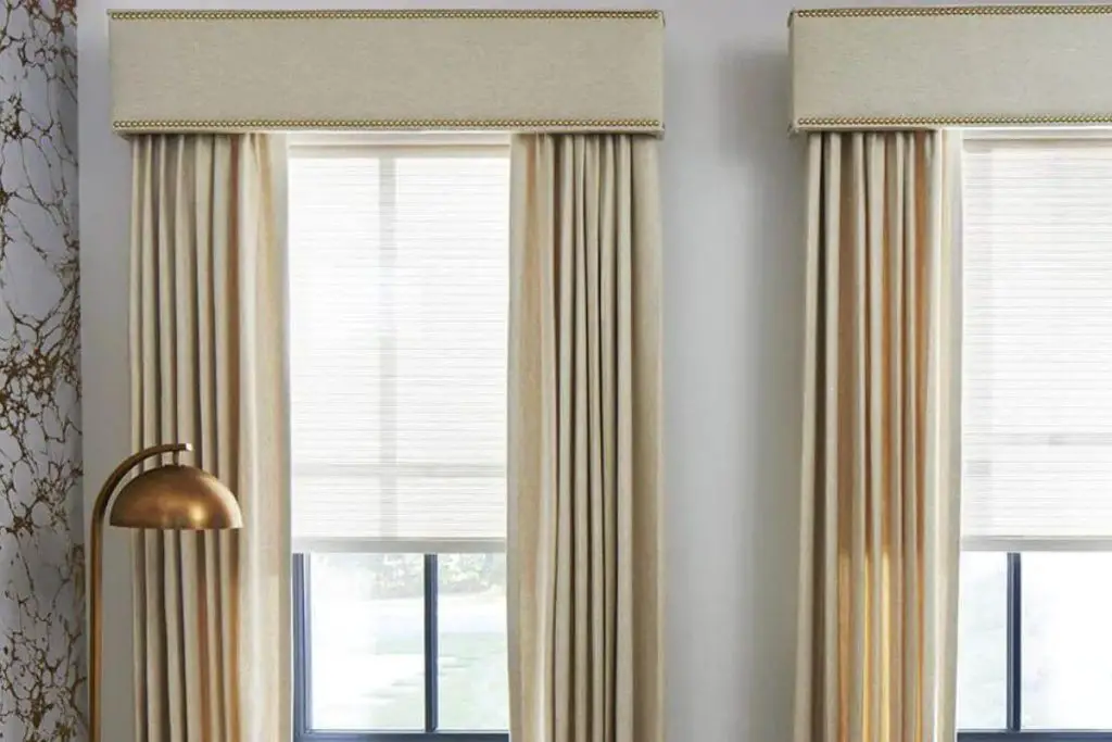 Valance vs No Valance: Choosing the Right Window Treatment