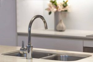 Read more about the article Composite Sink vs. Stainless Steel: Choosing the Right Sink for Your Kitchen