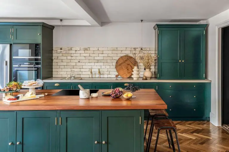 Duraform vs. Painted Cabinets: Which Is the Best Choice for Your Kitchen?