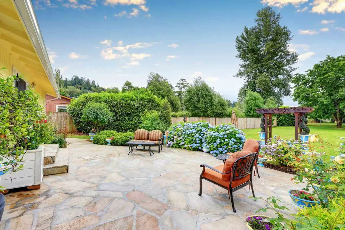 Flagstone Patio Mortar vs Sand Choosing the Right Foundation for Your Outdoor Oasis