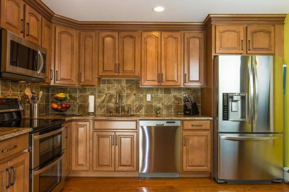 Glazed vs Unglazed Cabinets: Which Style Suits Your Kitchen Best?