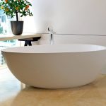Resin vs Acrylic Tub: Choosing the Right Material for Your Bathroom
