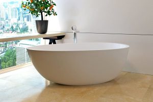 Read more about the article Resin vs Acrylic Tub: Choosing the Right Material for Your Bathroom