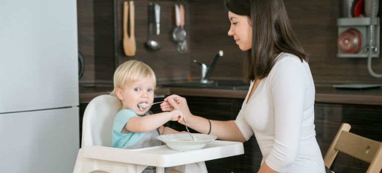 Read more about the article The Ultimate Guide to Choosing the Best Non-Toxic High Chair