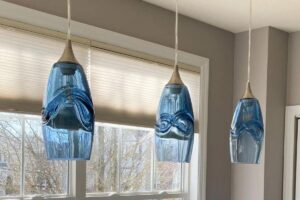 Read more about the article Frosted Glass vs. Clear Glass Lighting Fixtures: Which Illuminates Your Space Better?