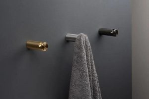 Read more about the article Towel Bar vs. Hook: Which is the Better Bathroom Storage Solution?