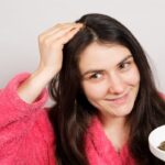 Can I Wash My Hair in an Epsom Salt Bath: Exploring the Benefits and Considerations