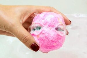 Read more about the article Do Bath Bombs Really Clean You? Unraveling the Bath Bomb Mystery