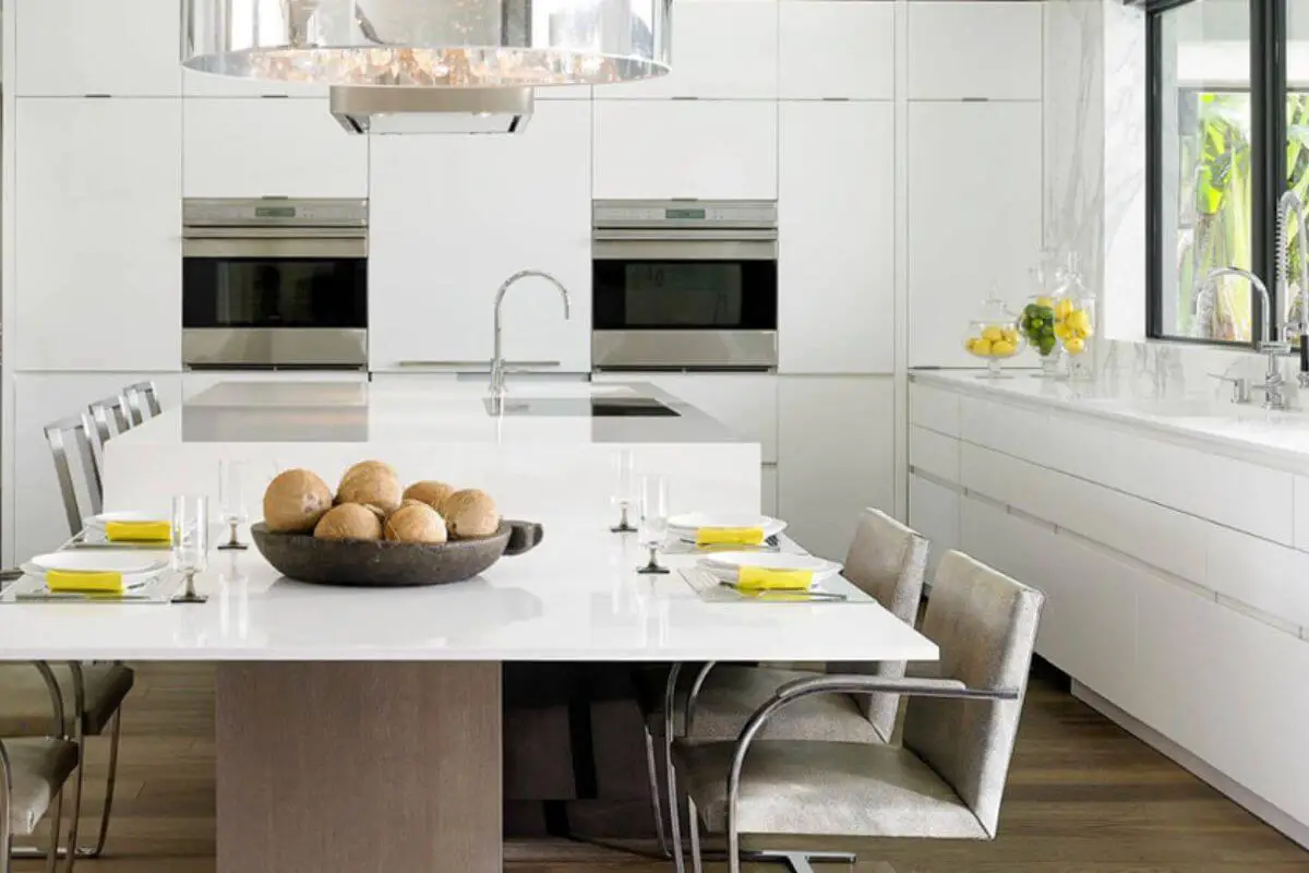 Flat Panel Kitchen Cabinets vs. Shaker Style