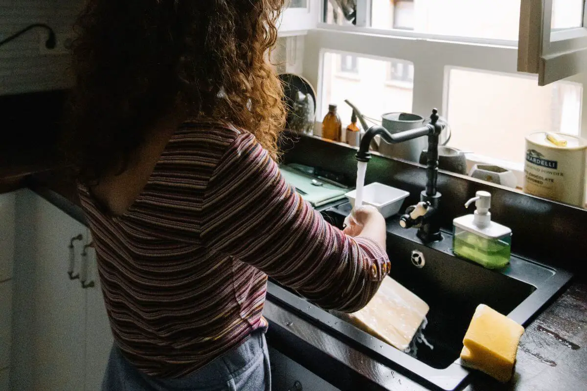 Oakley Bathroom Sink vs. Kitchen Sink Which One Suits Your Lifestyle Best?