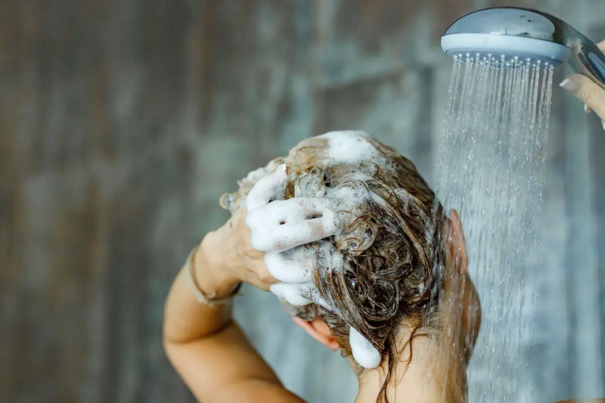 The Ultimate Guide to Washing Your Hair in a Bath
