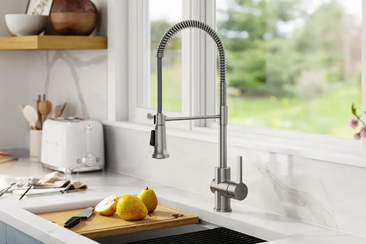 Touch vs. Touchless Kitchen Faucet Which One's Right for You?