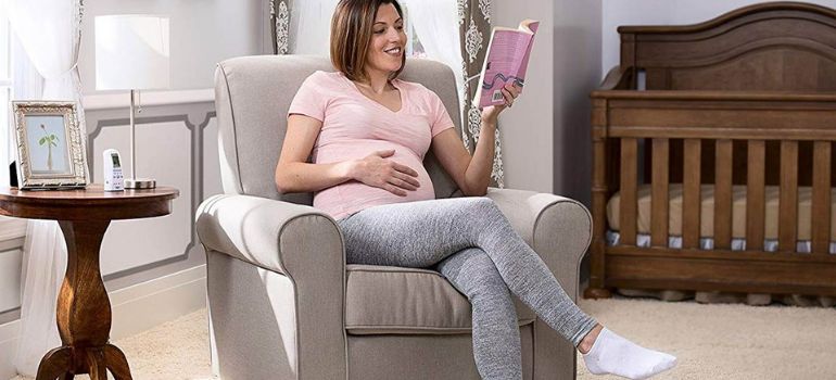 Best Nursery Chair for Tall Parents: Comfort and Style in Every Rock