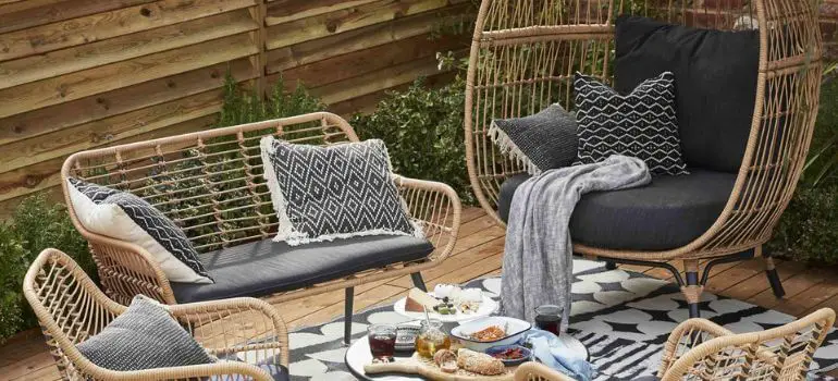 The Ultimate Guide to Choosing the Best Outdoor Chair for the Elderly