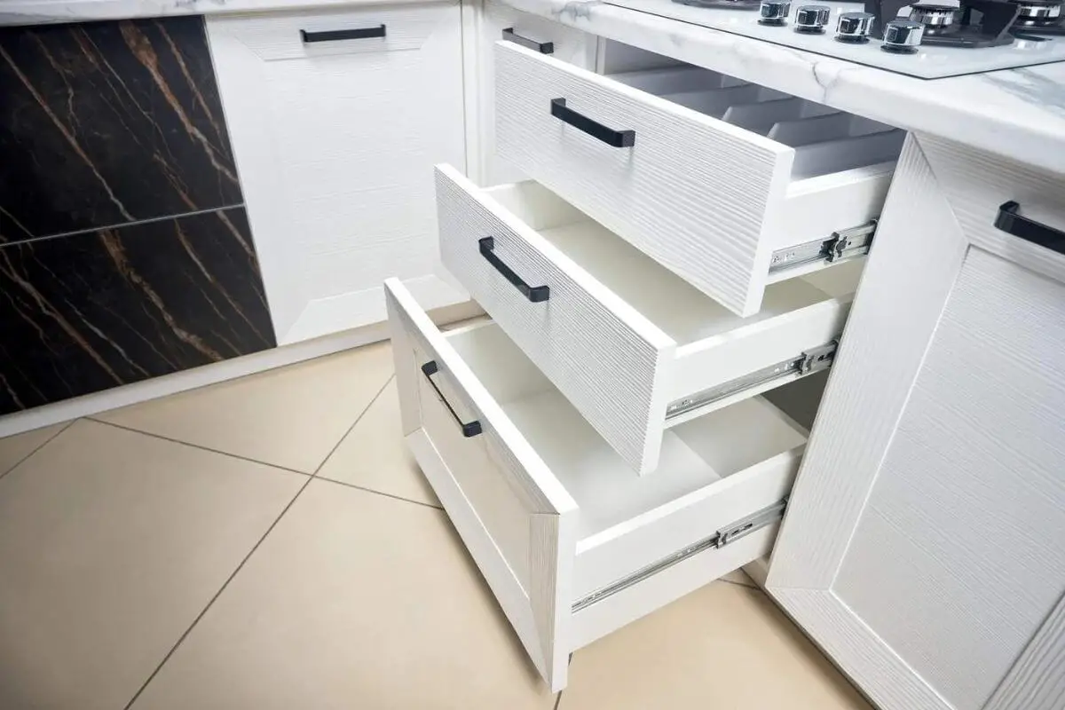 Kitchen Drawers vs PullOut Shelves Making the Right Choice for Your