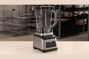 Read more about the article Ninja Mega Kitchen System vs. Ninja Professional Plus: Which Blender Should You Choose?