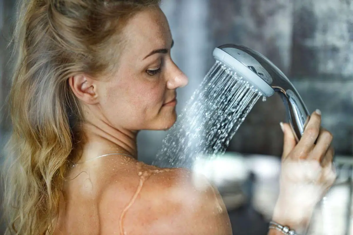 Shower Steamer vs. Bath Bomb
