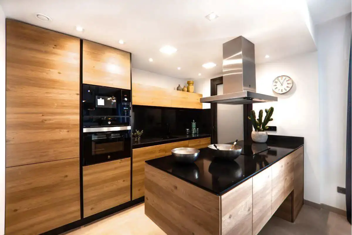 Zline vs. Zephyr Range Hood Which One is Right for Your Kitchen?