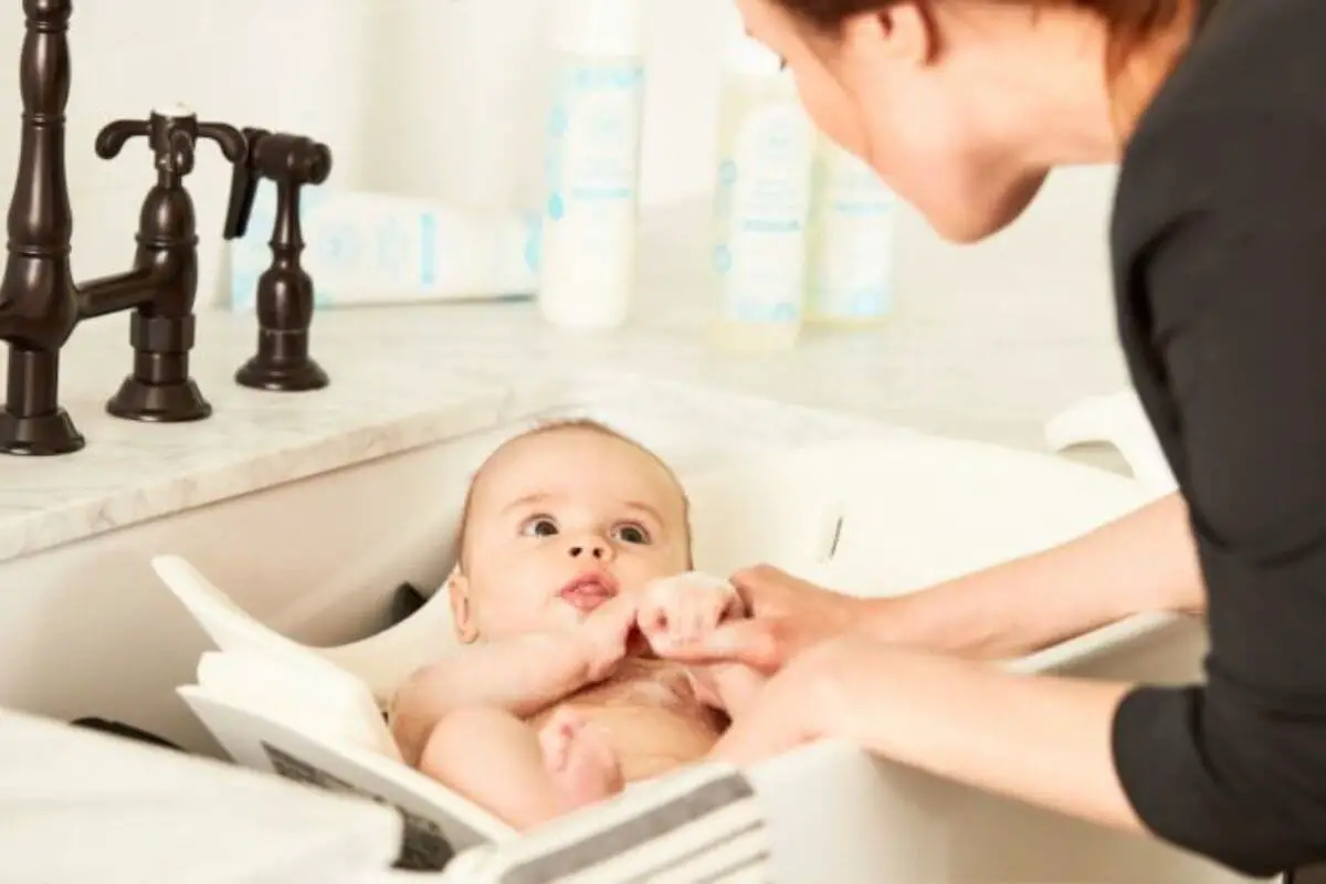A Comprehensive Guide for Bathing Babies While Traveling