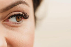 Read more about the article Understanding Lash Baths: What You Need to Know