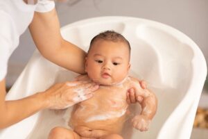 Read more about the article Unveiling the Benefits and Precautions of Epsom Salt Baths for Infants