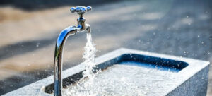 Read more about the article 1.2 vs 1.5 GPM Faucet: Choosing the Right Flow Rate for Your Needs