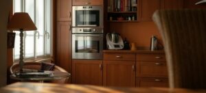Read more about the article Cherry vs. Maple Cabinets: A Comprehensive Guide to Choosing the Perfect Kitchen Upgrade