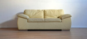 Read more about the article Sofa Welt vs. No Welt: Choosing the Right Style for Your Space