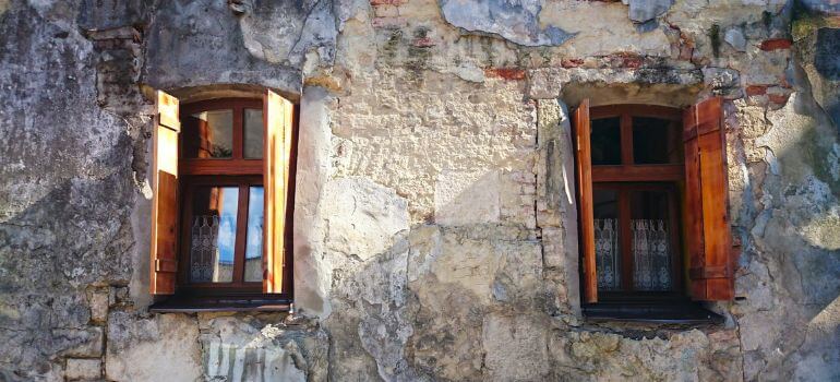 Wood Windows Should You Repair or Replace Expert Insights