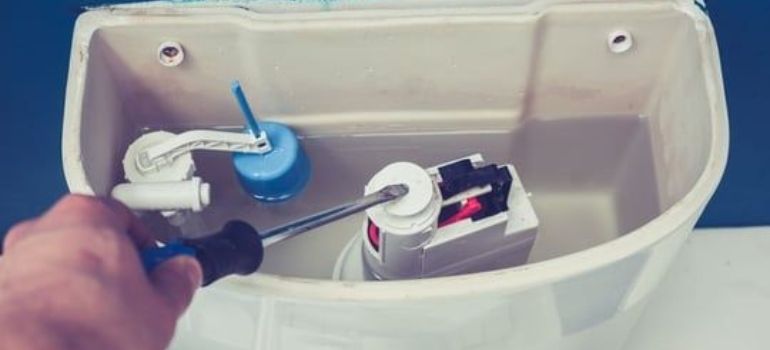 Clean the Flush Valve Seal
