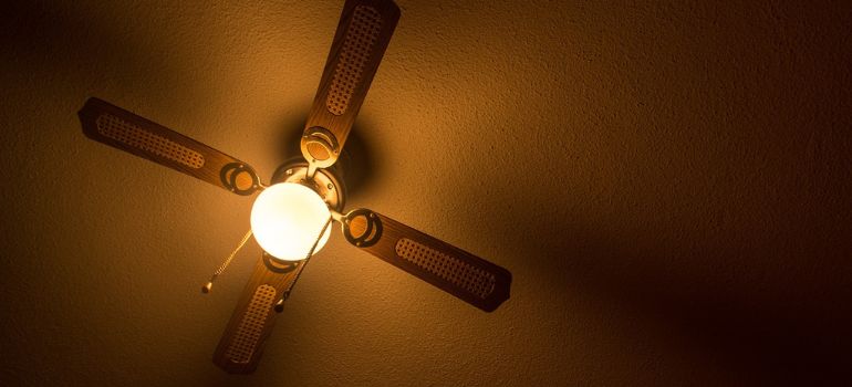 How to Adjust Ceiling Fan Speed Without a Pull Chain