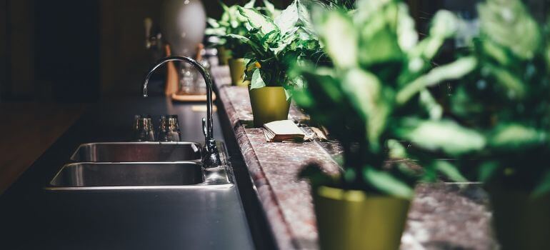 Silgranit vs. Fireclay Choosing the Perfect Sink for Your Kitchen