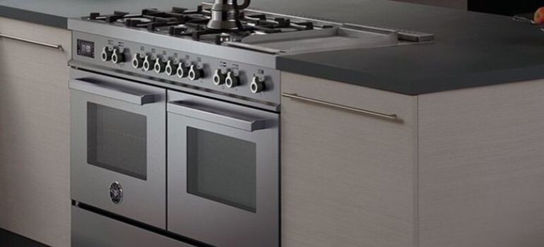 Read more about the article Verona vs Bertazzoni: Choosing the Perfect Range for Your Kitchen