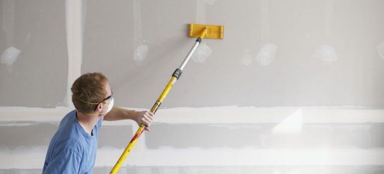How to Clean Drywall Dust off Plywood